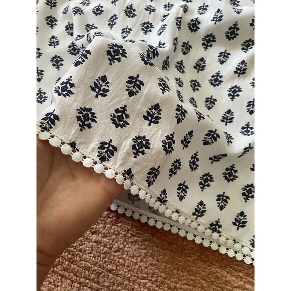 VICTORIAS SECRET Women’s Size M White Blue Leaf Print Nightgown Pajamas - Picture 5 of 5